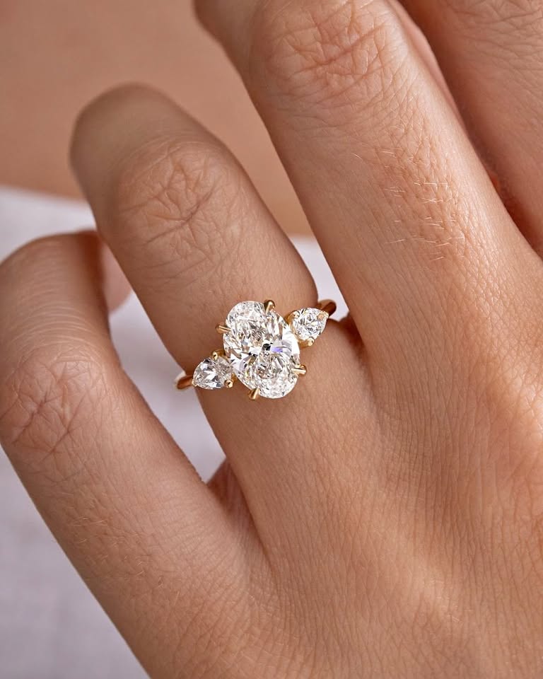 Oval cut 2.00ct Engagement ring - Image 3