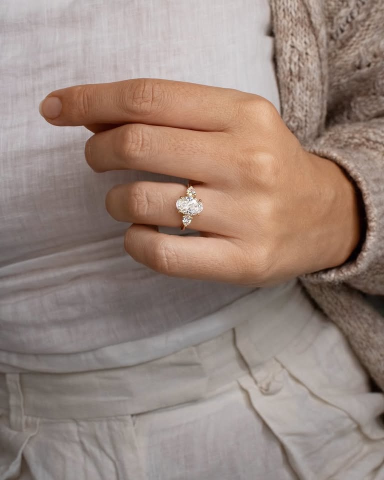 Oval cut 2.00ct Engagement ring - Image 2